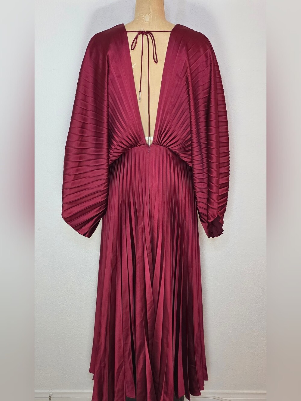 ACLER Red Pleated Wonastow Long Sleeve Draped Open Back Evening Maxi Dress - Picture 12 of 15